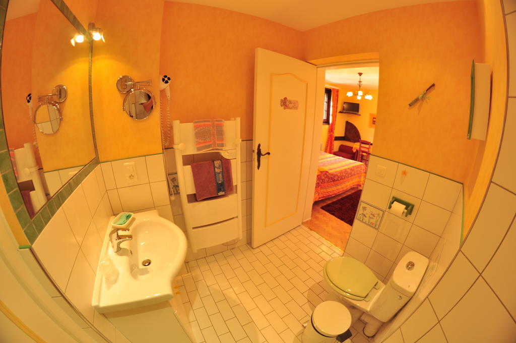 Hotel-Logis La Coraline Gannat Phòng bức ảnh